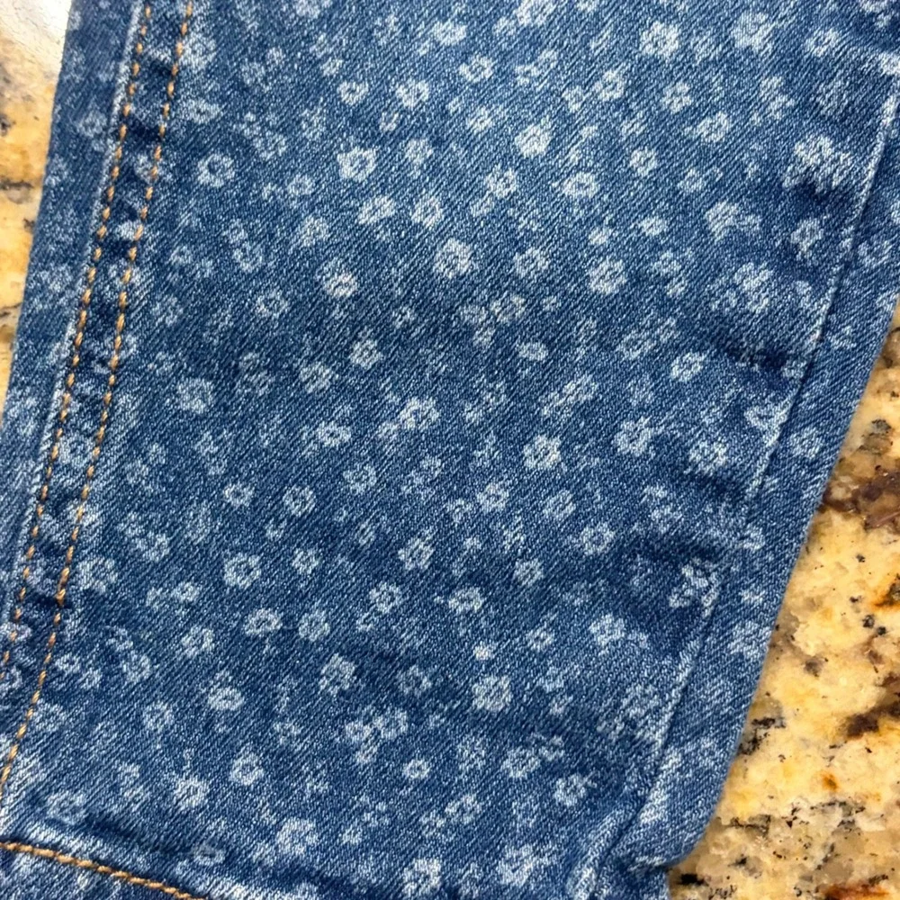 Old Navy Toddler Girls Blue Floral Denim Bib Overalls Size 3T Medium Wash Cotton